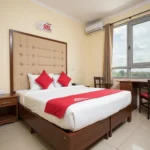 Modern OYO Hotel Room Near Nagpur Airport